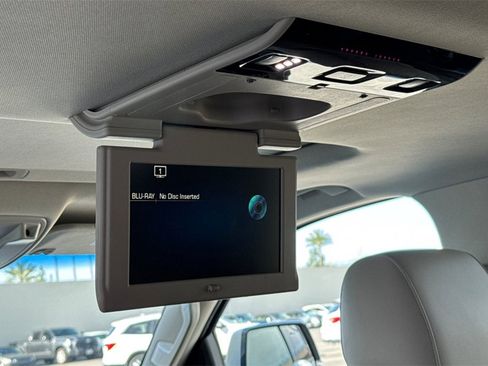 Used 2016 Cadillac Escalade Premium image 18