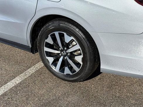 Used 2025 Honda Odyssey EX-L image 7