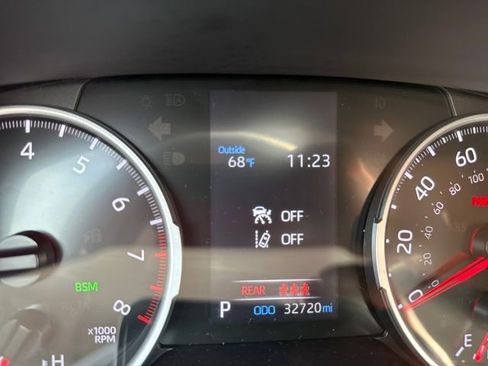 Used 2022 Toyota RAV4 XLE image 18