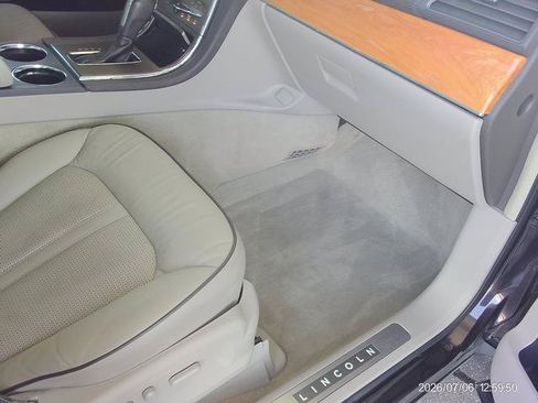 Used 2014 Lincoln MKX AWD w/ Equipment Group 102A image 18