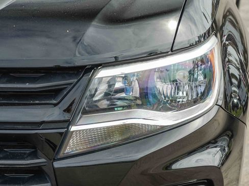 Used 2021 Chevrolet Colorado LT w/ Safety Package RWD image 8