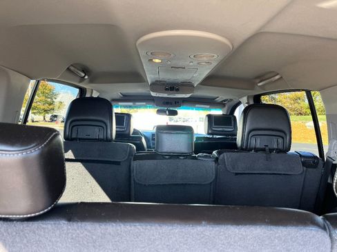 Used 2015 Nissan Armada Platinum image 14