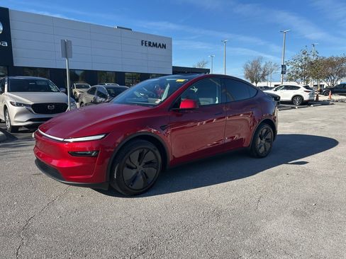Used 2026 Tesla Model Y AWD image 1