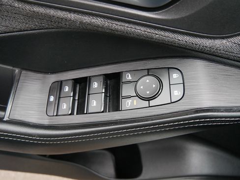 Used 2023 Nissan Rogue SV image 16