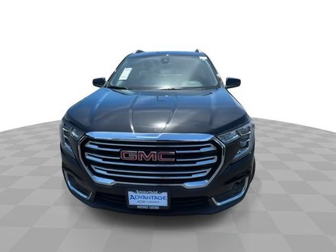 Used 2024 GMC Terrain SLT AWD/4WD image 3