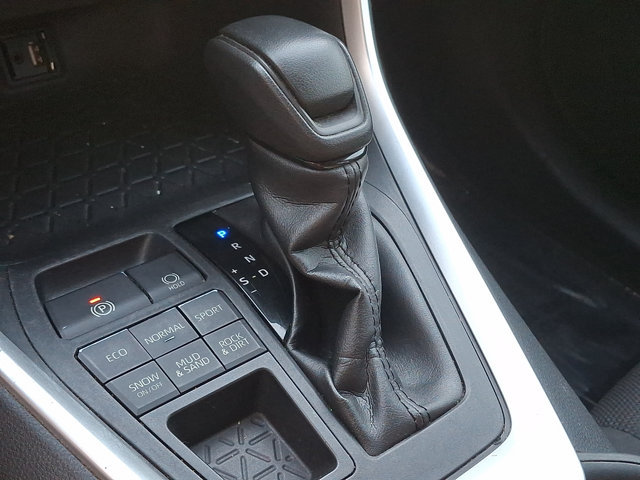 Used 2019 Toyota RAV4 LE w/ All Weather Liner Package AWD/4WD image 14