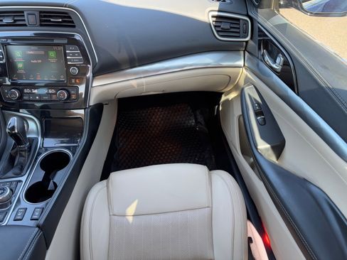 Used 2020 Nissan Maxima 3.5 SL w/ Floor Mat Group image 15