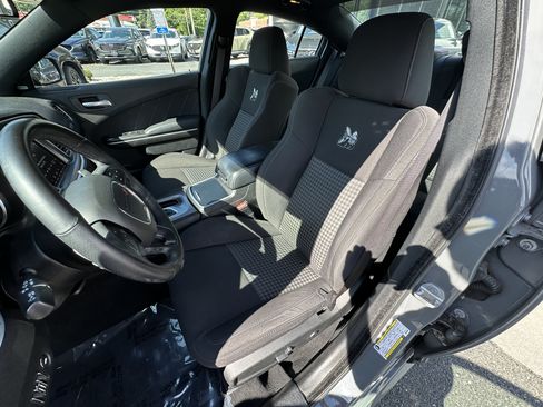 Used 2019 Dodge Charger Scat Pack RWD image 19