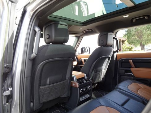 Used 2023 Land Rover Defender 110 X image 12