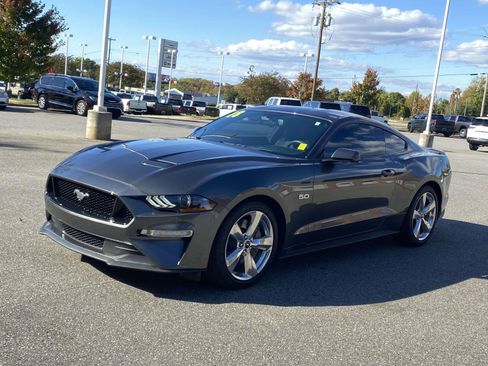 Used 2018 Ford Mustang GT Premium w/ Equipment Group 401A image 3