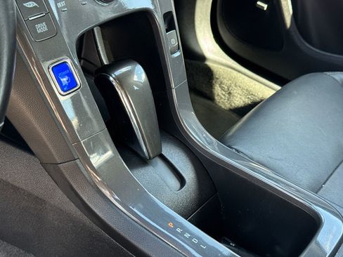 Used 2014 Chevrolet Volt Premium w/ Premium Trim Package image 16