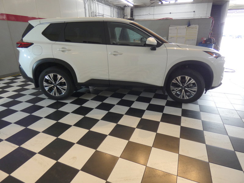 Used 2023 Nissan Rogue SV AWD/4WD image 3