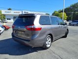 Used 2015 Toyota Sienna L image 2