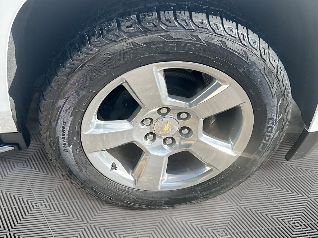 Used 2020 Chevrolet Suburban Premier RWD image 32
