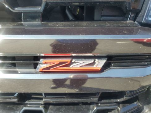 Used 2021 Chevrolet Tahoe Z71 w/ Z71 Signature Package AWD/4WD image 10