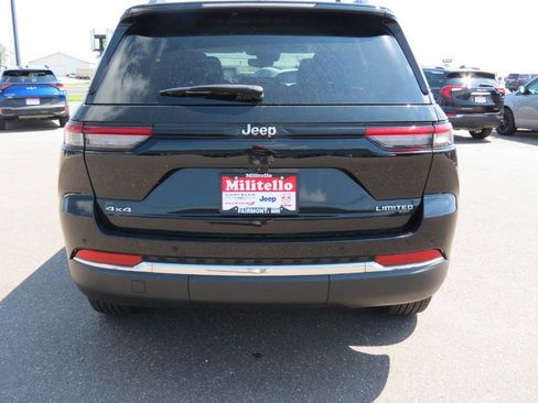 Used 2023 Jeep Grand Cherokee Limited image 11