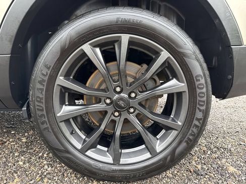 Used 2017 Ford Explorer XLT w/ Equipment Group 202A AWD/4WD image 28