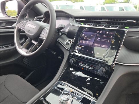 New 2025 Jeep Grand Cherokee Laredo w/ MOPAR Finishing Package image 8