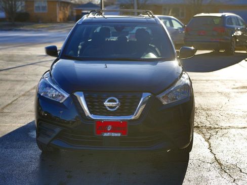 Used 2020 Nissan Kicks SV w/ Exterior Package image 2