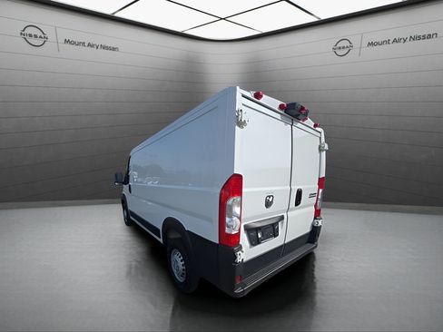 Used 2025 RAM ProMaster 2500 w/ Convenience Group FWD image 8