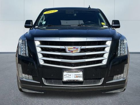 Used 2019 Cadillac Escalade ESV Luxury image 3