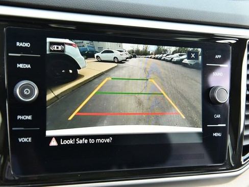 Certified 2023 Volkswagen Atlas SE w/ Panoramic Sunroof Package image 13