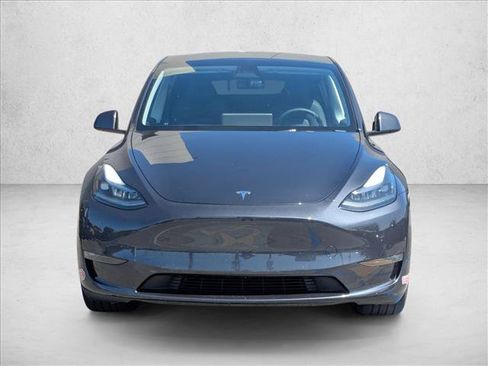 Used 2024 Tesla Model Y Long Range AWD/4WD image 2