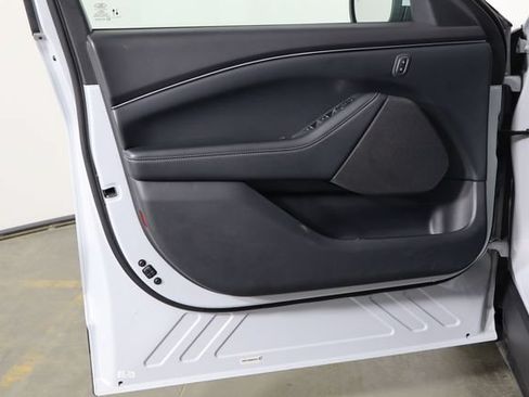 Used 2022 Ford Mustang Mach-E Select AWD/4WD image 18
