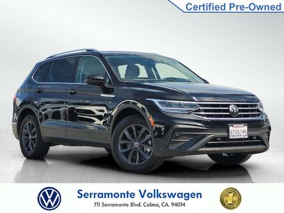 Used 2022 Volkswagen Tiguan SE w/ Panoramic Sunroof Package