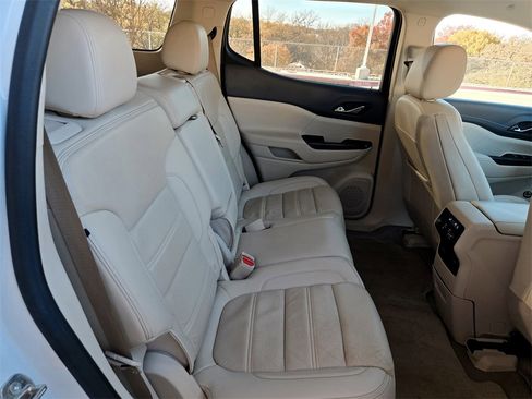 Used 2023 GMC Acadia Denali image 29