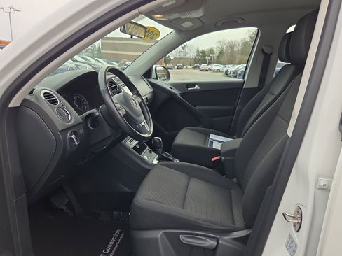 Used 2018 Volkswagen Tiguan Limited AWD/4WD image 9