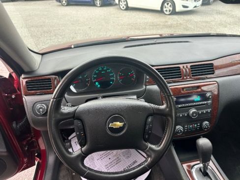Used 2011 Chevrolet Impala LT w/ Luxury Edition Package image 17