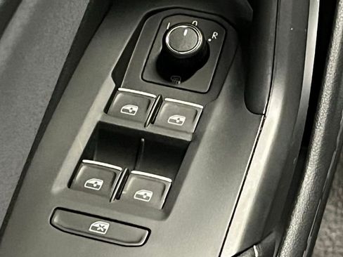 New 2026 Volkswagen Jetta SE image 17