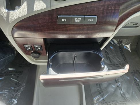 Used 2013 Toyota Sienna XLE AWD/4WD image 20