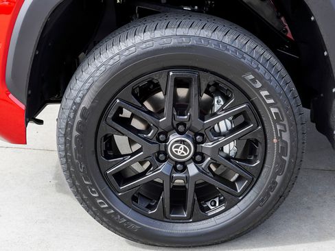 Certified 2026 Toyota Tundra Limited AWD/4WD image 12