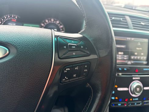 Used 2016 Ford Explorer Platinum image 17