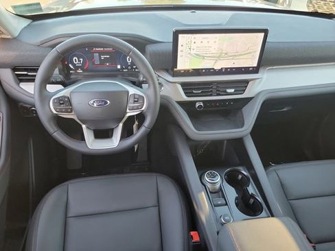 New 2026 Ford Explorer Active w/ Active Comfort Package image 4
