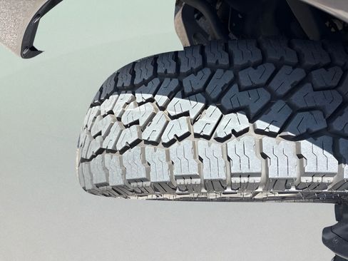 Used 2018 RAM 1500 Express RWD image 35