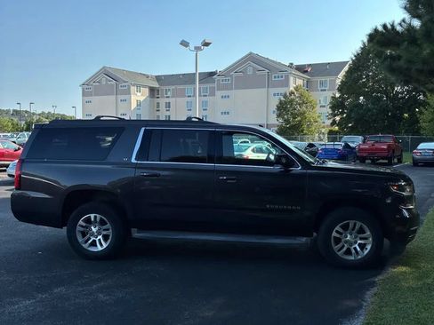 Used 2015 Chevrolet Suburban LT AWD/4WD image 4