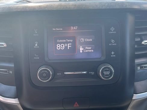 Used 2020 RAM 1500 Big Horn AWD/4WD image 39