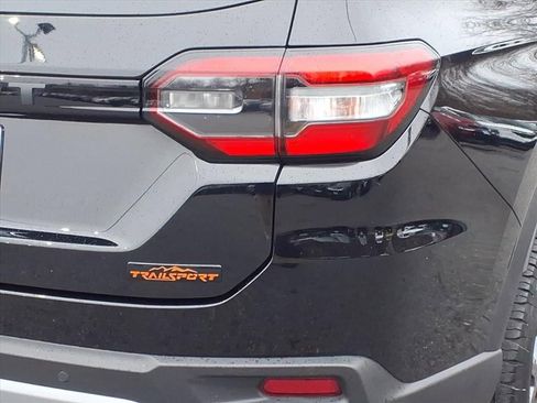 Used 2023 Honda Pilot TrailSport image 9