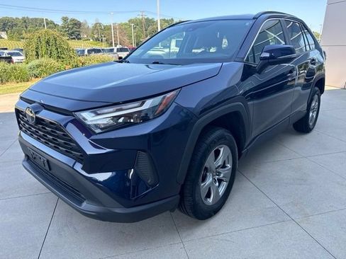 Used 2025 Toyota RAV4 XLE AWD/4WD image 3