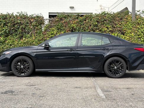 Used 2025 Toyota Camry SE FWD image 7