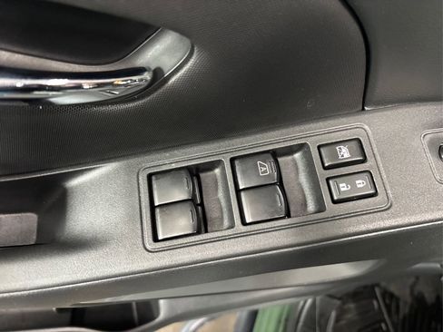 Used 2024 Nissan Frontier SV w/ SV Convenience Package image 34