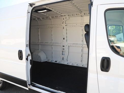 Used 2024 RAM ProMaster 2500 w/ Convenience Group FWD image 43