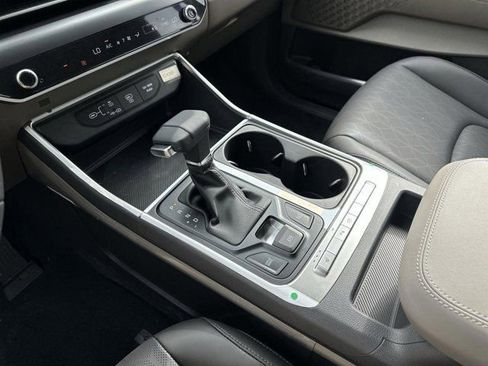 New 2026 Kia Carnival FWD image 19
