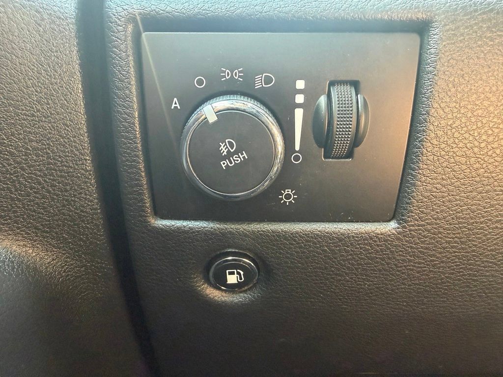 Certified 2017 Jeep Grand Cherokee Limited AWD/4WD image 25