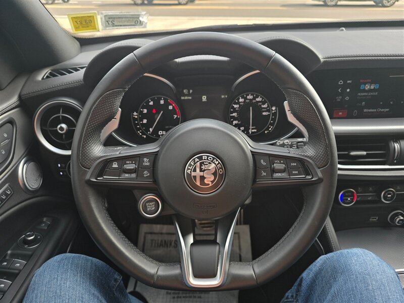 Used 2023 Alfa Romeo Stelvio Veloce AWD/4WD image 6