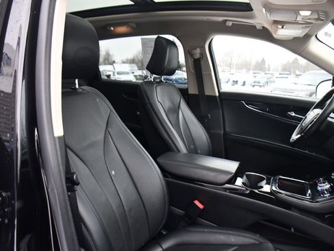 Used 2022 Lincoln Nautilus Reserve image 16