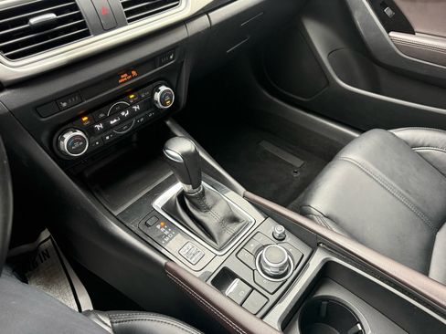 Used 2017 MAZDA MAZDA3 Touring image 12
